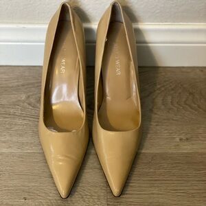 Jones Wear Beige Heels